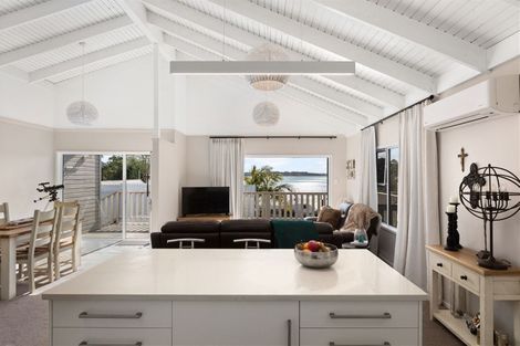 Photo of property in 11 Moana Drive, Tanners Point, Katikati, 3177