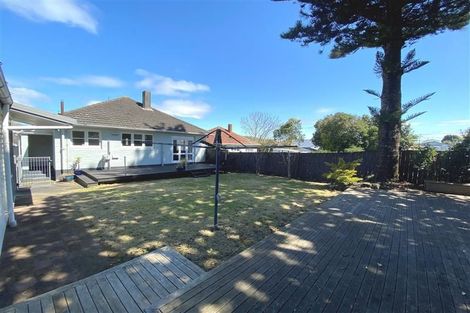 Photo of property in 8 Smith Crescent, Onehunga, Auckland, 1061