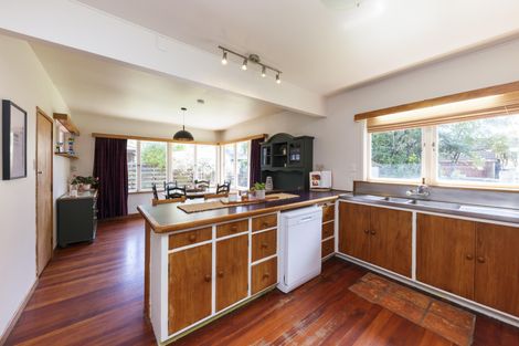 Photo of property in 562 Featherston Street, Roslyn, Palmerston North, 4414