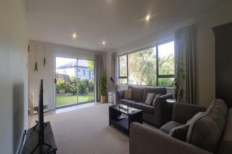 Photo of property in 64 Saint Johns Terrace, Tawa, Wellington, 5028