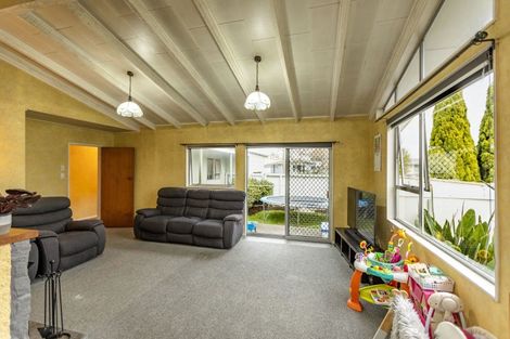 Photo of property in 31 Skerrett Crescent, Tamatea, Napier, 4112