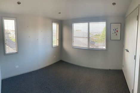 Photo of property in 6 Kouras Place, Flat Bush, Auckland, 2016