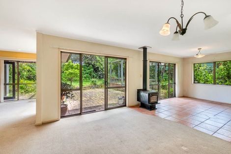 Photo of property in 1 Celina Place, Browns Bay, Auckland, 0630