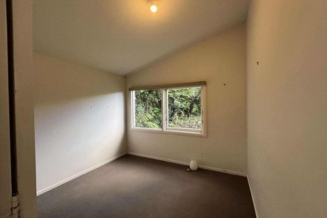 Photo of property in 27 Huntleigh Park Way, Ngaio, Wellington, 6035