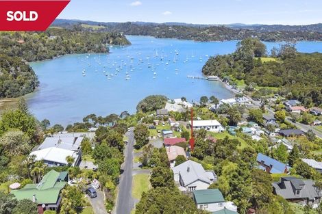 Photo of property in 7 Brind Road, Russell, 0202