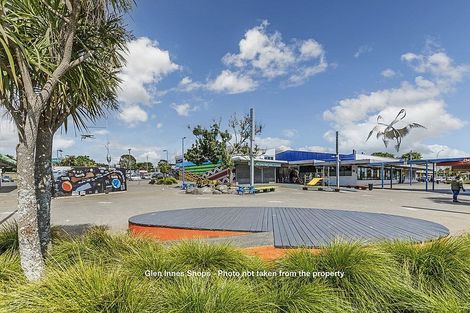 Photo of property in 35 Torino Street, Point England, Auckland, 1072