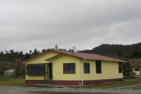 Photo of property in 651 Seven Mile Road, Runanga, 7803