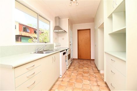 Photo of property in 35 South Lynn Road, Titirangi, Auckland, 0604