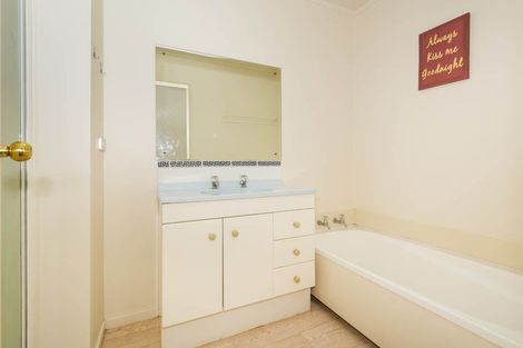 Photo of property in 2/63 Stanley Road, Glenfield, Auckland, 0629