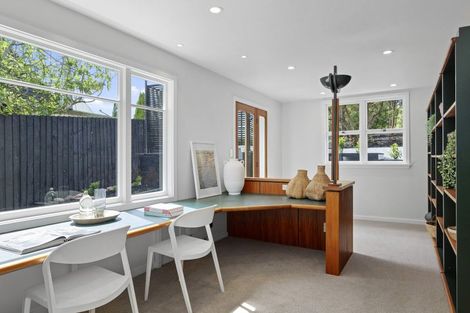 Photo of property in 18 Dyers Pass Road, Cashmere, Christchurch, 8022