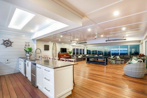 Photo of property in 87 Rutherford Drive, Waikanae Beach, Waikanae, 5036