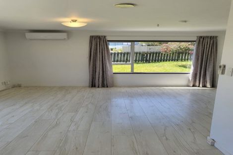 Photo of property in 3 Woodhouse Place, West Harbour, Auckland, 0618