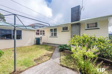 Photo of property in 5 Catherine Crescent, Paparangi, Wellington, 6037