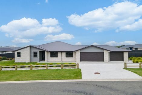 Photo of property in 15 Chatham Rise, Seaward Bush, Invercargill, 9812