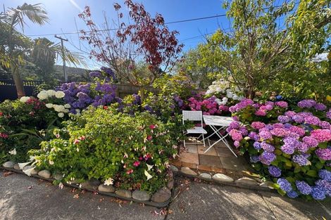 Photo of property in 27 Amundsen Grove, Stokes Valley, Lower Hutt, 5019