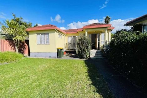 Photo of property in 12 Tyndrum Place, Highland Park, Auckland, 2010