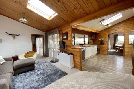 Photo of property in 91 Wiseley Road, West Harbour, Auckland, 0618