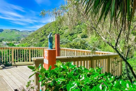 Photo of property in 72 Tilley Road, Paekakariki, 5034