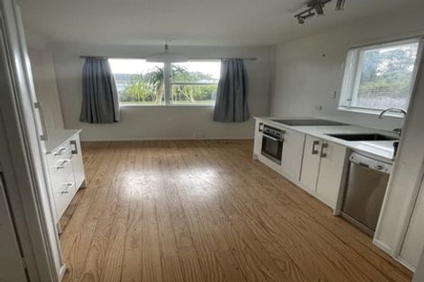 Photo of property in 8 Kea Place, Mangere Bridge, Auckland, 2022