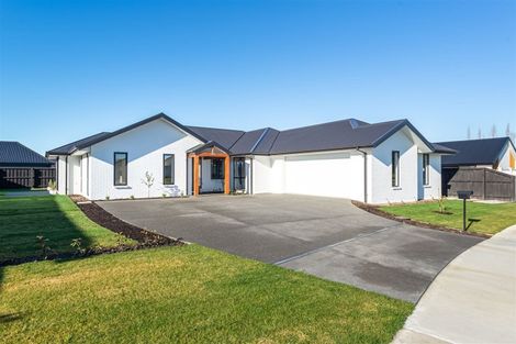 Photo of property in 9 Angus Place, Rangiora, 7400