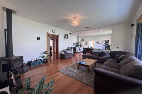 Photo of property in 13 Lyon Street, Marton, 4710