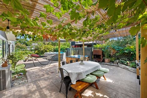 Photo of property in 24 Symons Street, Parkvale, Hastings, 4122