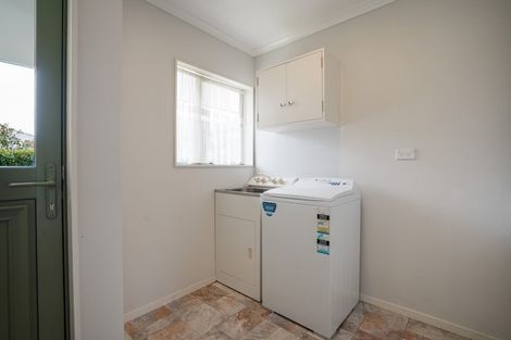 Photo of property in 4 Rothesay Place, Highbury, Palmerston North, 4412