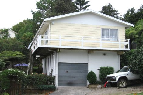 Photo of property in 8 Telstar Place, Beach Haven, Auckland, 0626