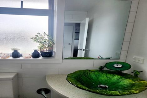 Photo of property in 63 Carlisle Road, Torbay, Auckland, 0630