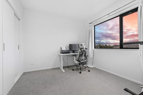 Photo of property in 37 Eileen Newey Place, Henderson, Auckland, 0612