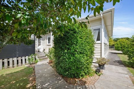 Photo of property in 140 Awaroa Road, Helensville, 0800