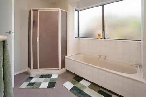 Photo of property in 399 Yaldhurst Road, Russley, Christchurch, 8042