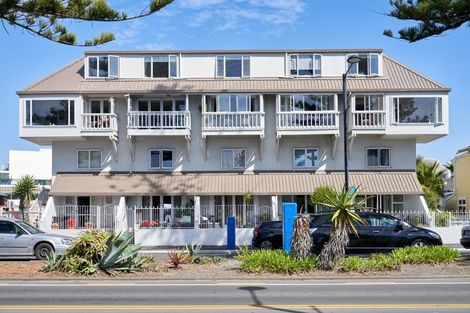 Photo of property in 235 Marine Parade, Napier South, Napier, 4110