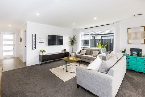 Photo of property in 99 Mawai Hakona Drive, Wallaceville, Upper Hutt, 5018