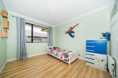 Photo of property in 38 Branigan Parade, Kelvin Grove, Palmerston North, 4414