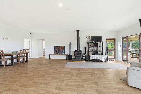 Photo of property in 129 Mcleod Road, South Head, Helensville, 0874