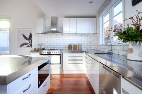 Photo of property in 19 Jull Street, Napier South, Napier, 4110