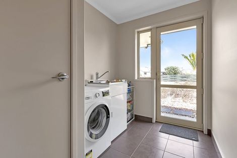 Photo of property in 15 Des Terry Way, Waipu, 0510