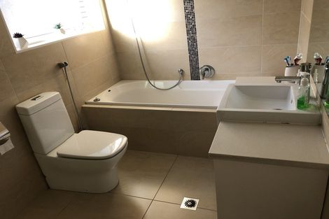 Photo of property in 1 Castlederg Drive, Flat Bush, Auckland, 2019