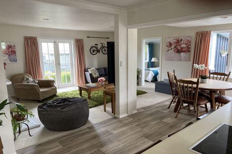 Photo of property in 12a Oxford Street, Martinborough, 5711