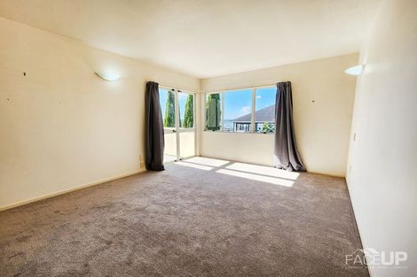 Photo of property in 20 Whiting Grove, West Harbour, Auckland, 0618