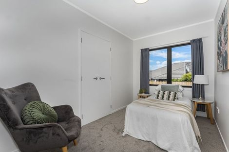 Photo of property in 9 Paparoa Crescent, Aotea, Porirua, 5024