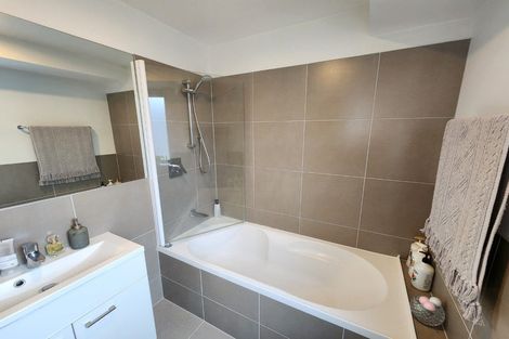 Photo of property in 2/3a Curzon Street, Onehunga, Auckland, 1061