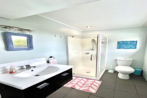 Photo of property in 473 Glenfield Road, Glenfield, Auckland, 0629