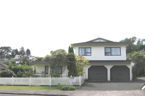 Photo of property in 1/13 Landsberg Way, Windsor Park, Auckland, 0632