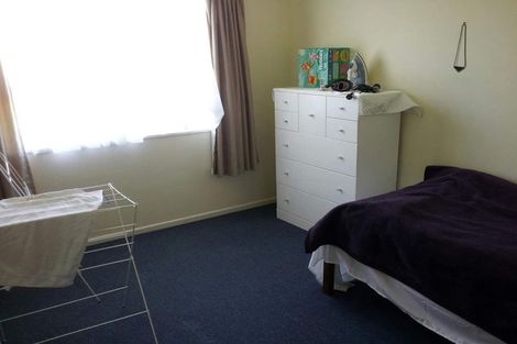 Photo of property in 45a Edgecombe Street, Newlands, Wellington, 6037