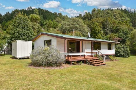 Photo of property in 3 Tombleson Road, Lake Rotoma, Rotorua, 3074