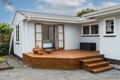 Photo of property in 10 Windsor Road, Maeroa, Hamilton, 3200