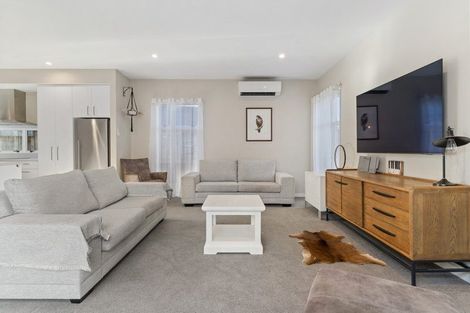 Photo of property in 68 Franks Way, Papamoa Beach, Papamoa, 3118