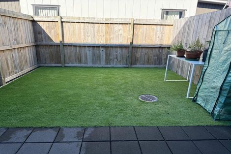 Photo of property in 8 Kitea Place, Mangere, Auckland, 2022